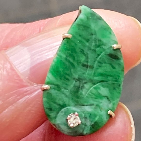 Vintage brooch & earrings in white gold, jade & diamonds - Picture 6 of 8